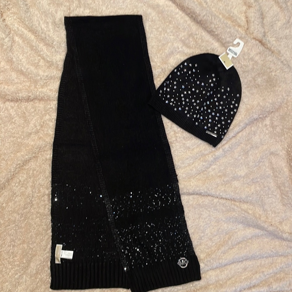 Michael Kors Scarf & Hat